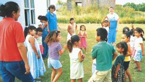 photo of Latin American Mission Program (LAMP) volunteers with children in Anahuac, Mexico